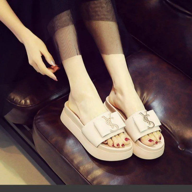 Women Platform Slippers 2023 Summer Luxury Korean Fashion Open Toe Low Heel outdoor Ladies Flip-Flops Girls Beach Sandals.